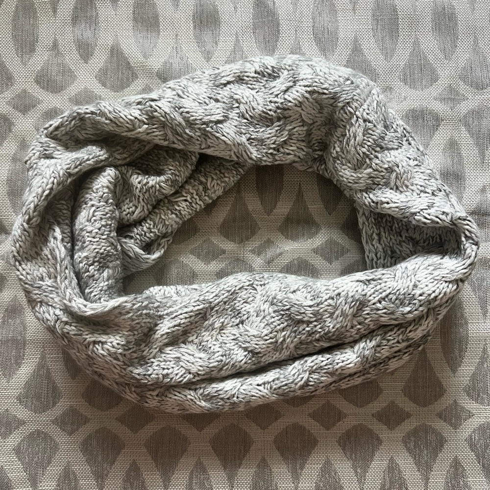 Knit infinity scarf